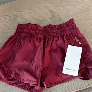 NWT Lululemon Tracker LR shorts!